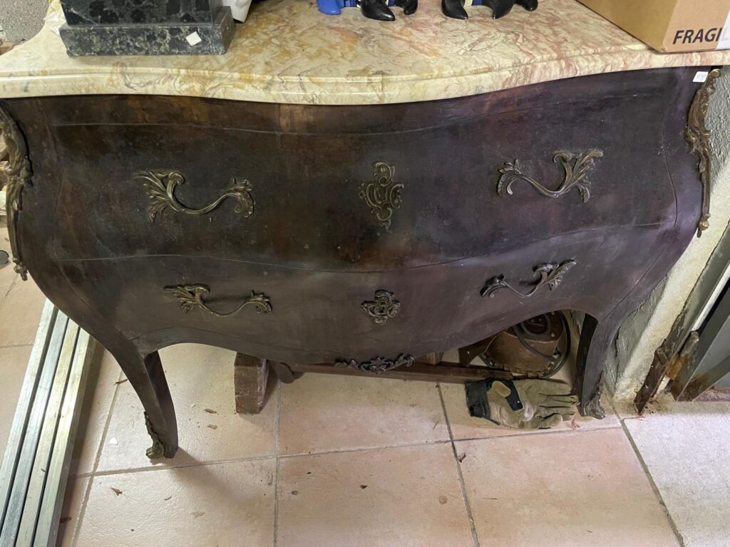 Mobilier régional, céramiques et objets d’artisans