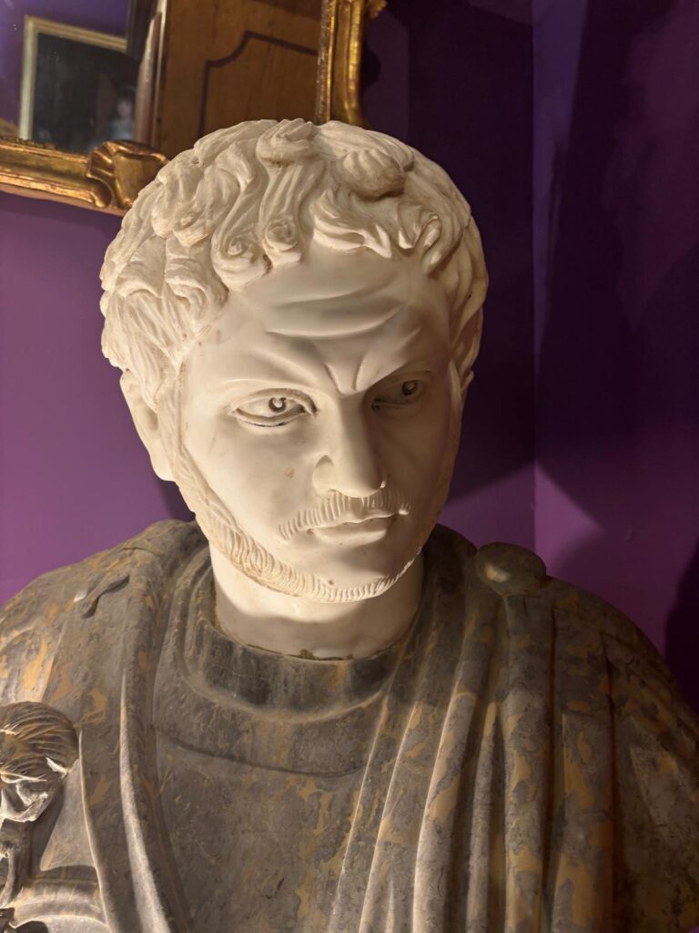 Sculptures & bronzes
